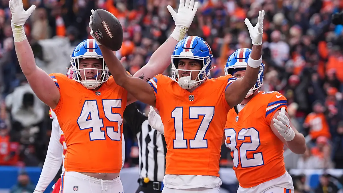 Die Denver Broncos deklassieren die Chiefs und ziehen erstmals seit 2016 in die Playoffs ein.