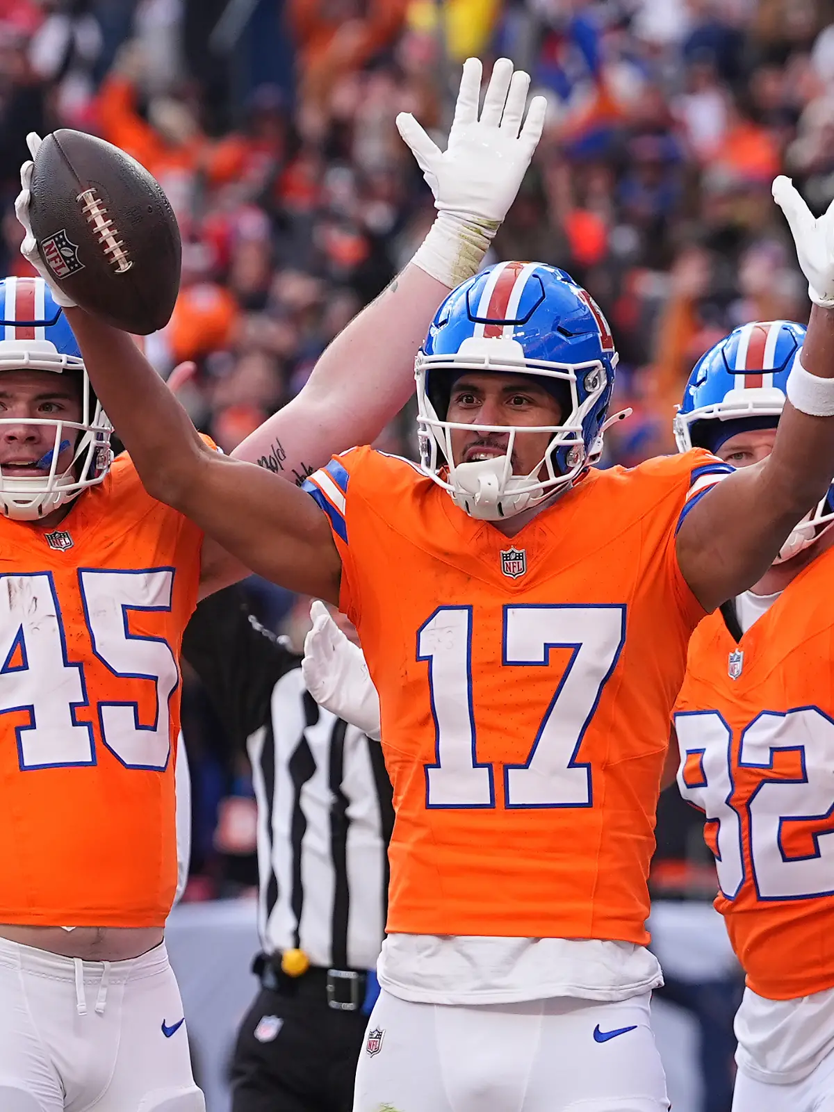 Die Denver Broncos deklassieren die Chiefs und ziehen erstmals seit 2016 in die Playoffs ein.