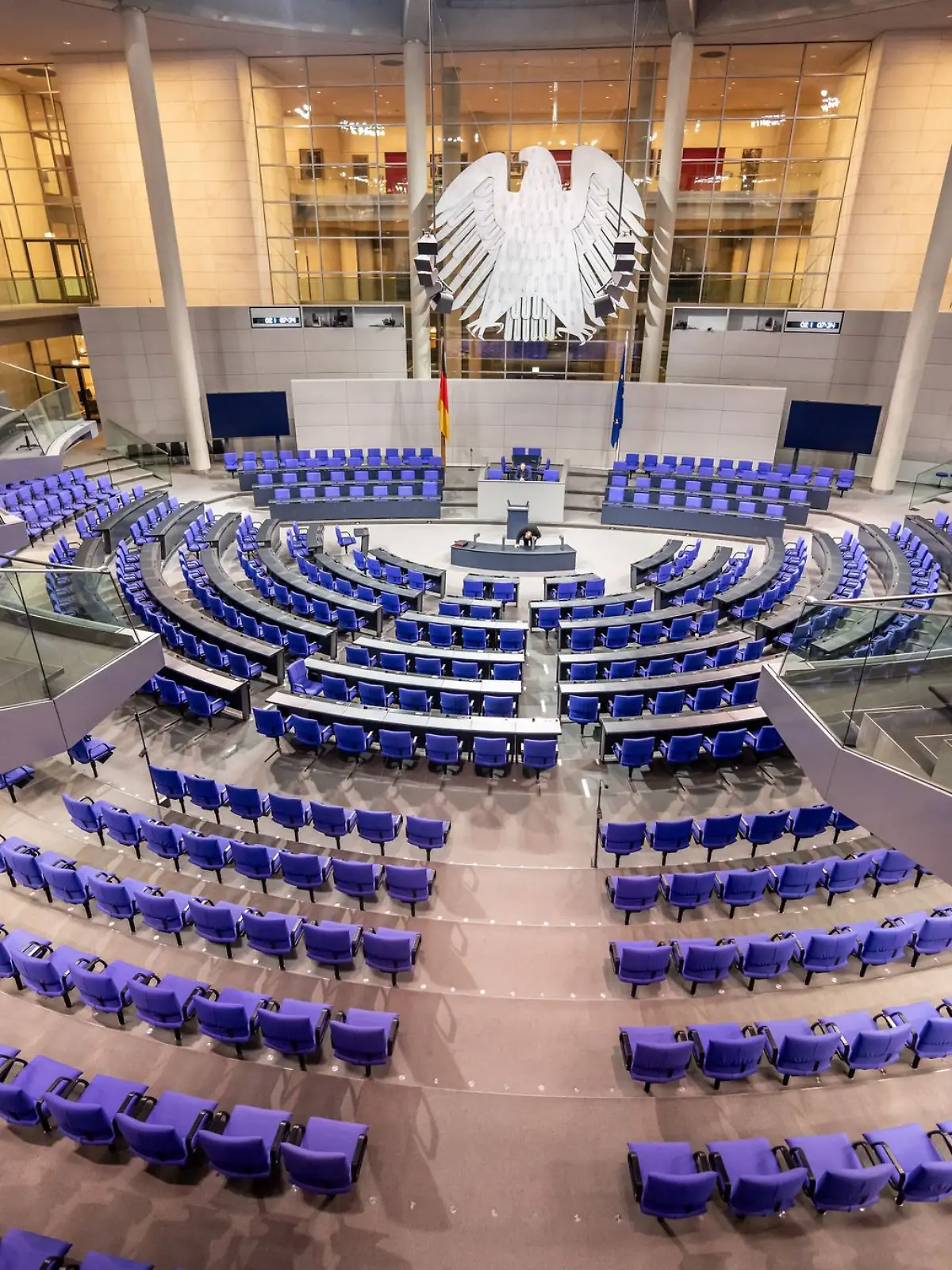Bild zu: "Was verdient eigentlich ein Bundestagsabgeordneter 2025?"