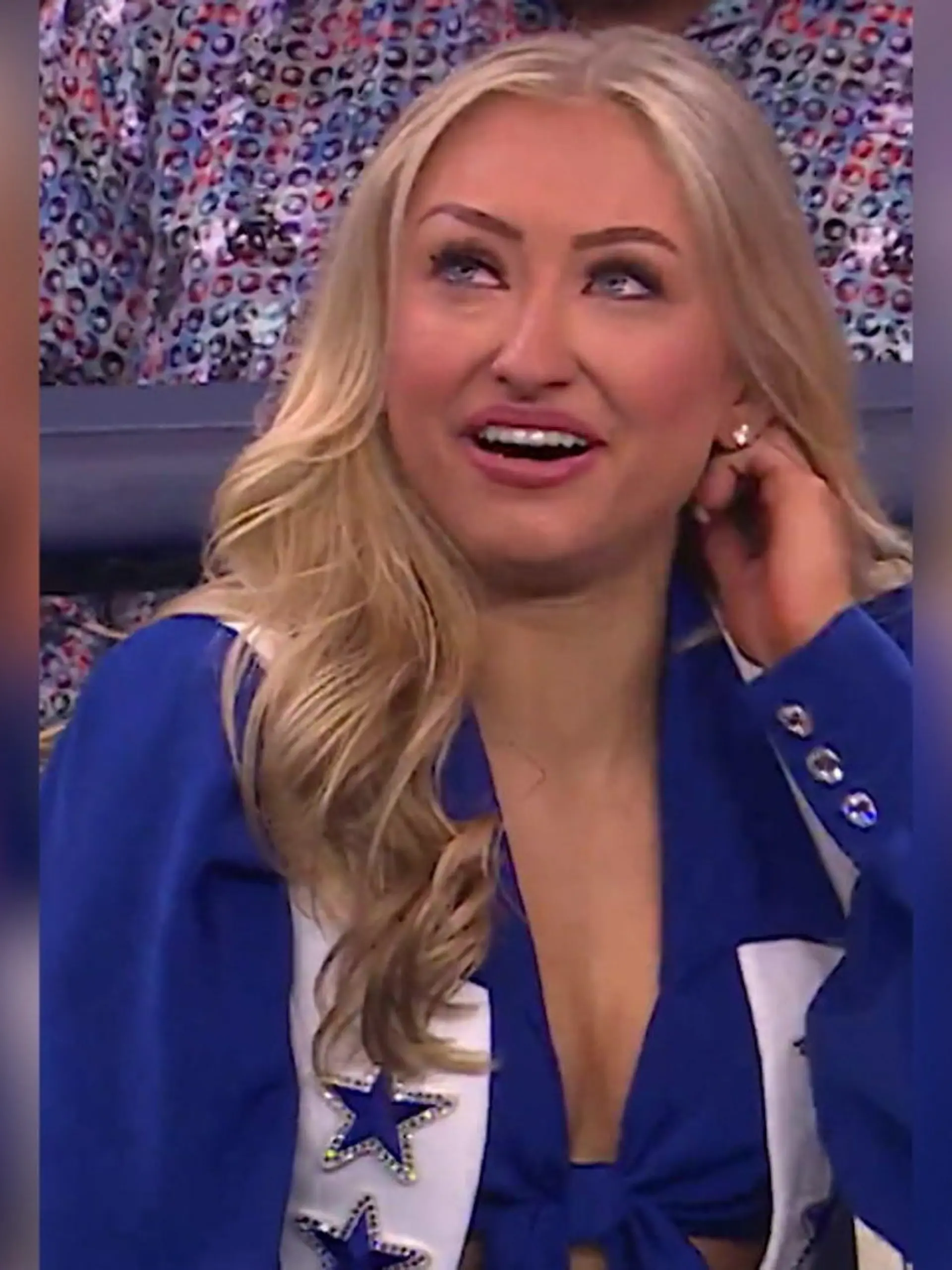 Bild zu: "Cowboys-Star trifft Cheerleaderin am Kopf!"