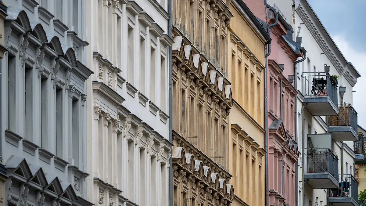 Wohnen ist für viele Menschen in Berlin sehr teuer. (Archivbild)