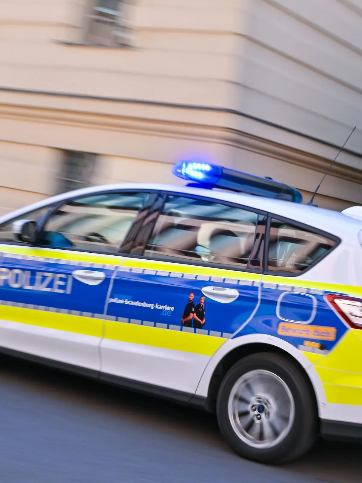 Die Staatsanwaltschaft ermittelt wegen versuchten Totschlags. (Symbolbild)