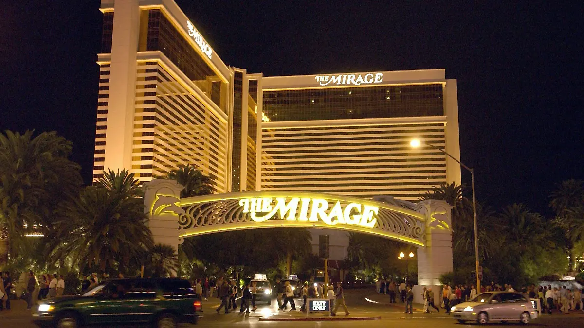 Im „The Mirage” fand ab 1990 die „Siegfried & Roy at The Mirage”-Show statt, die als meistbesuchte Show in Las Vegas galt.