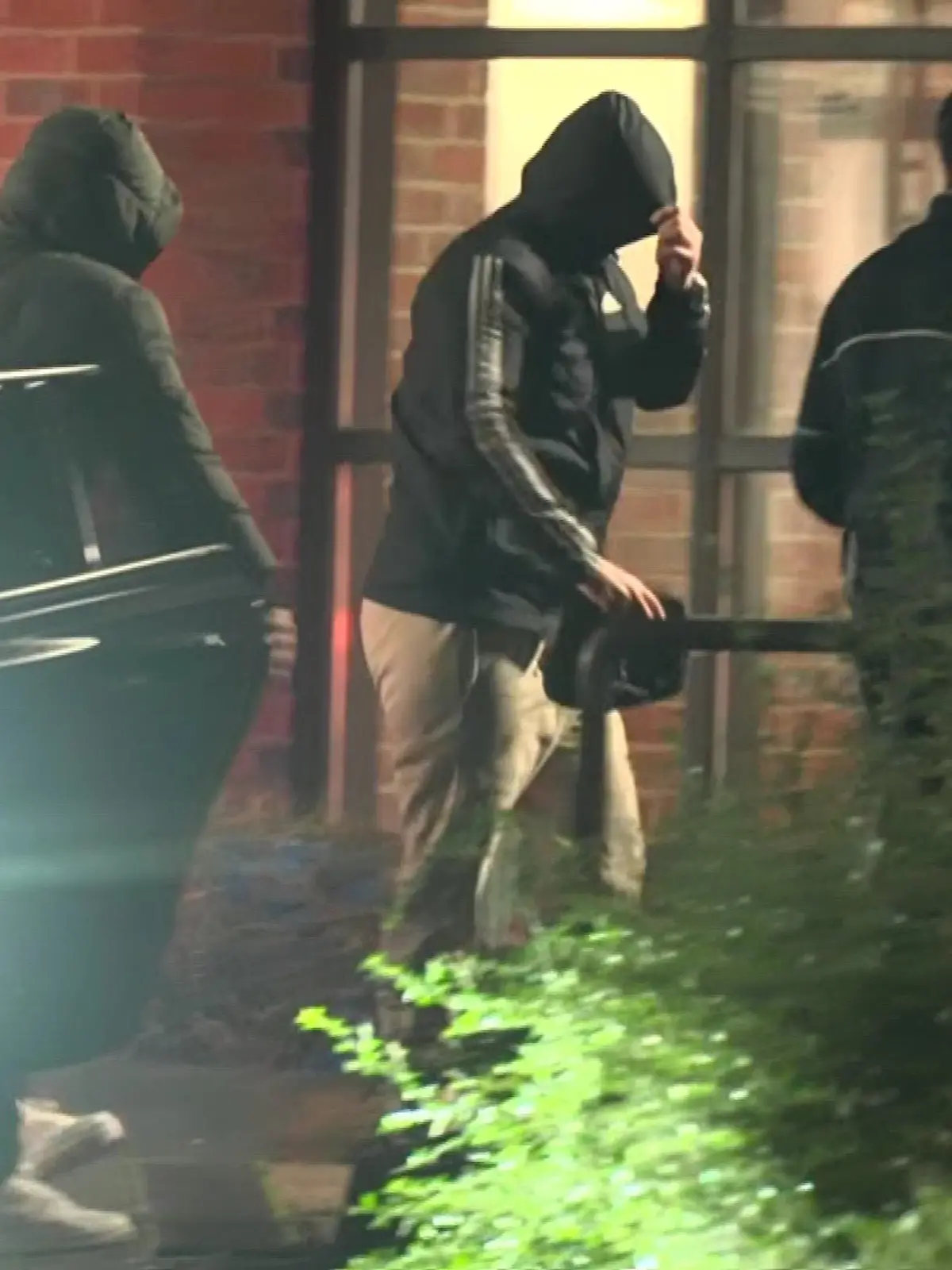 Bild zu: "Flüchtiger Maximilian J. (19) stellt sich der Polizei"