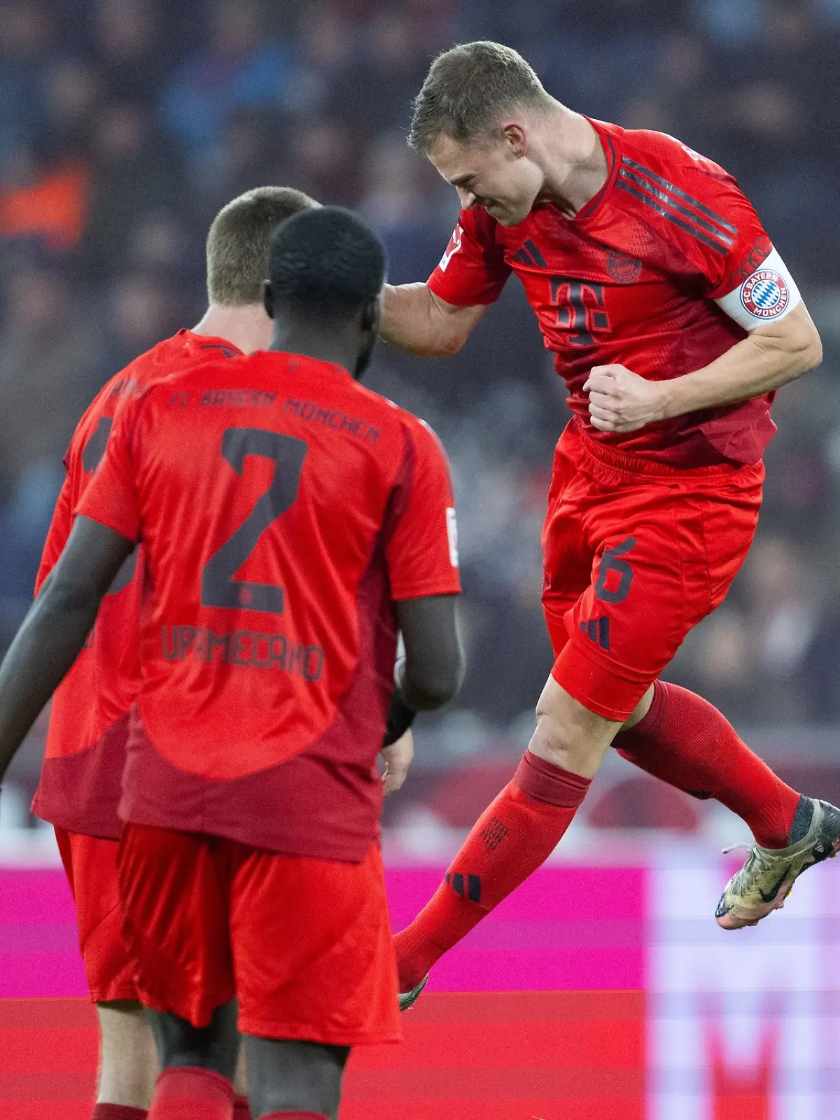 Bild zu: "FC Bayern schießt sich für Ligastart warm
"