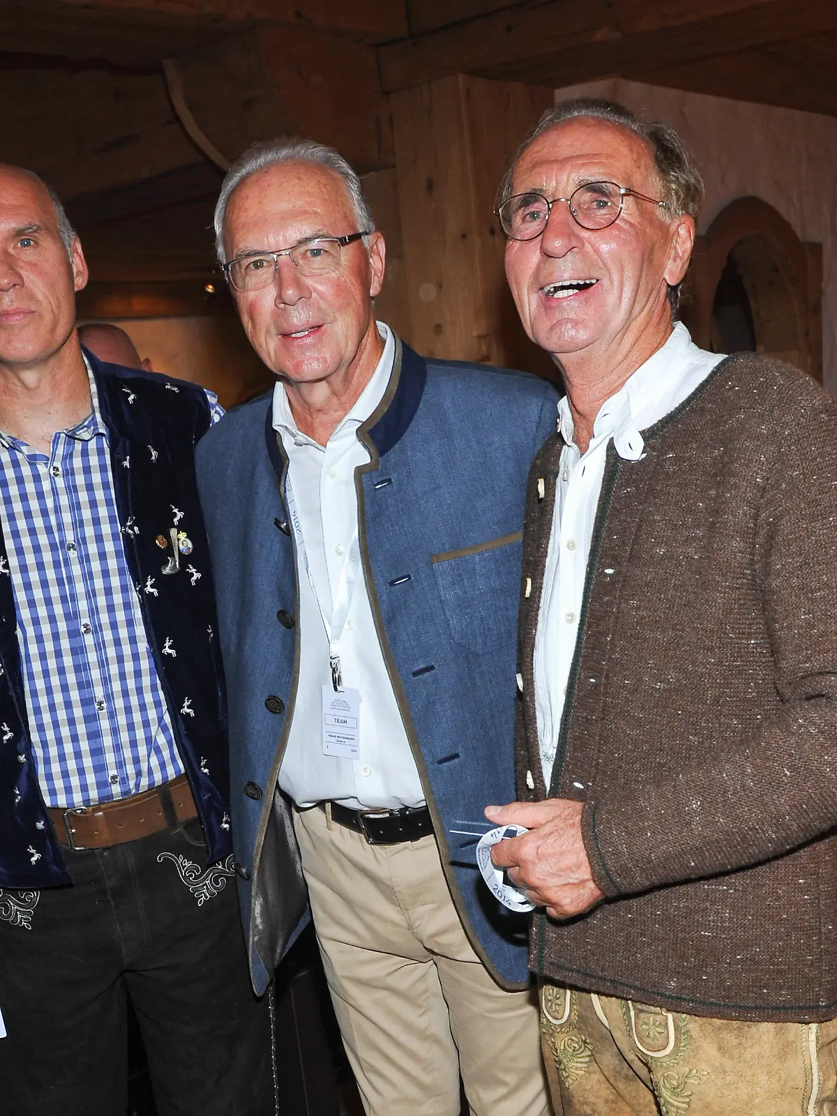 Franz Beckenbauer (m) mit Sohn Thomas (l) und Bruder Walter Beckenbauer 