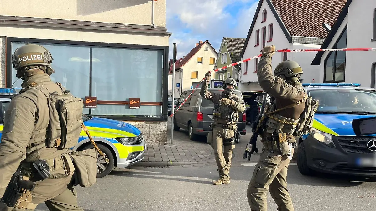 Einsatzkräfte sind vor Ort.