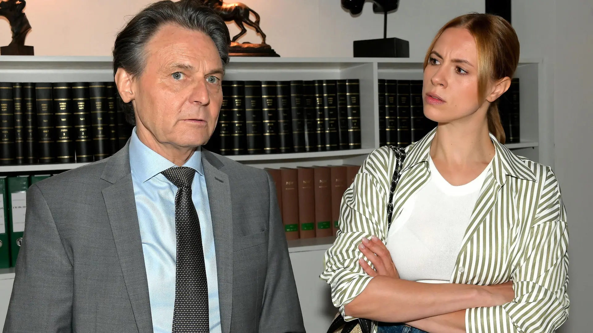 Zoe setzt alle Hebel in Bewegung, um Jo auszuschalten.