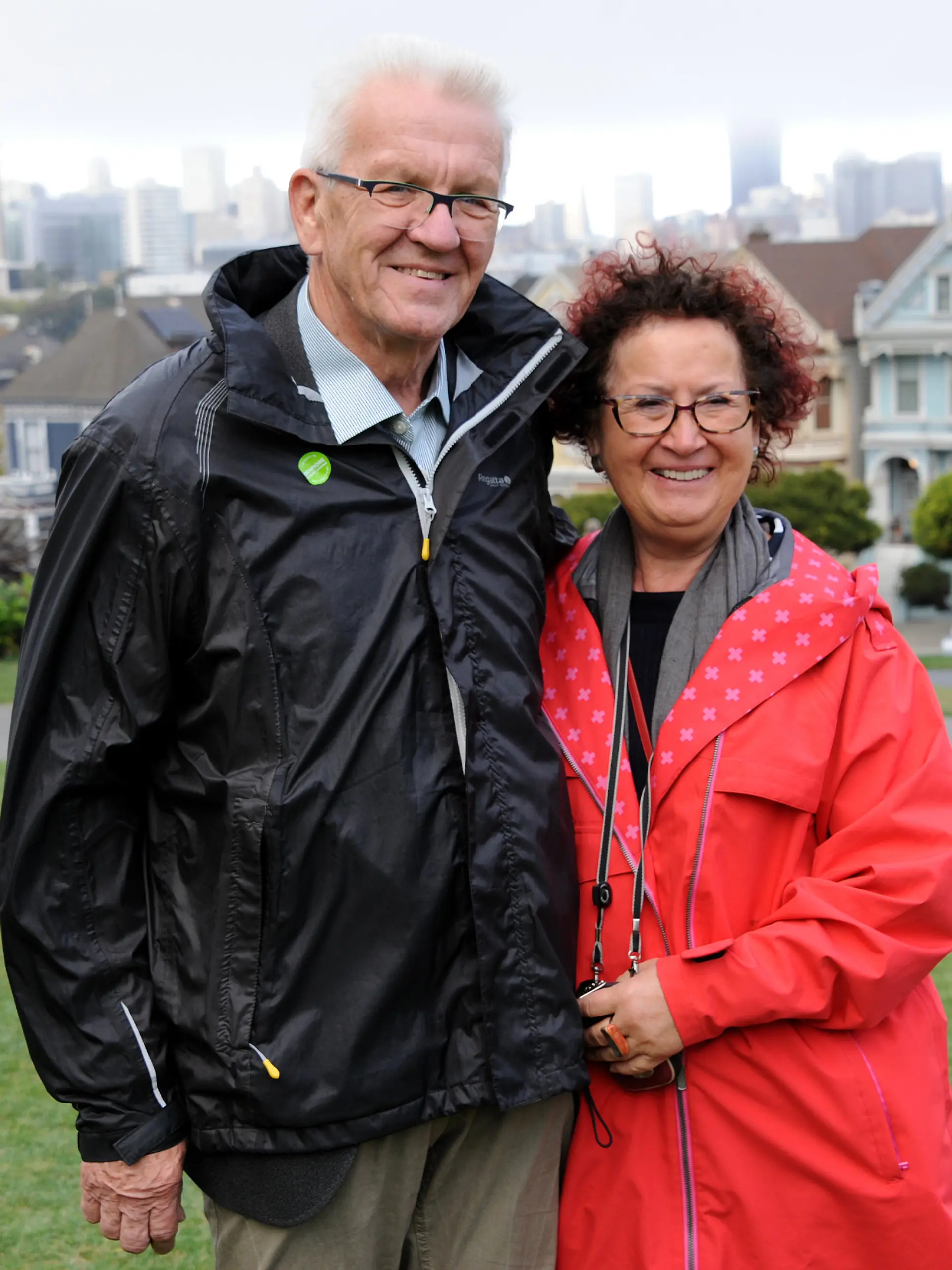Winfried Kretschmann (Bündnis 90/Die Grünen), Ministerpräsident von Baden-Württemberg, und seine Frau Gerlinde sind bei einer Stadtführung durch San Francisco.