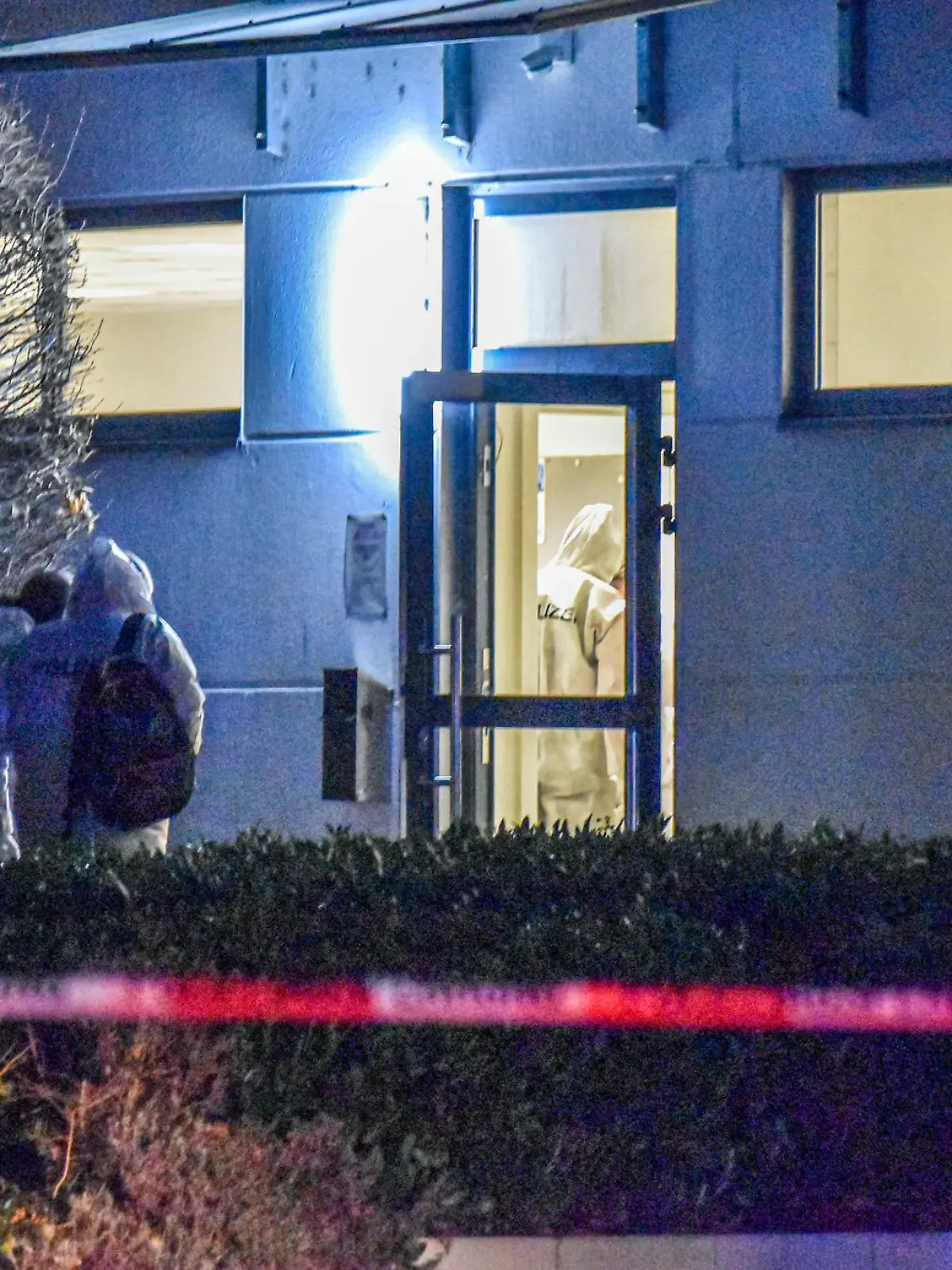 Bild zu: "Blutbad in Firma in Bad Friedrichshall: Maskierter Killer sitzt in U-Haft!"