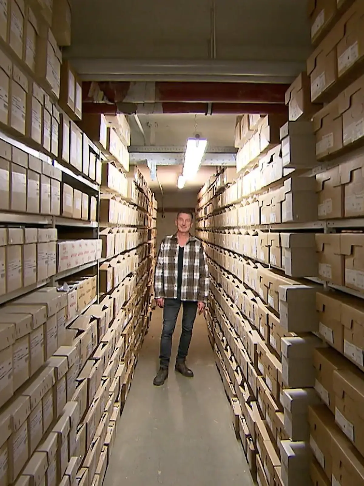 Bild zu: "Archiv voller Papierrezepte"