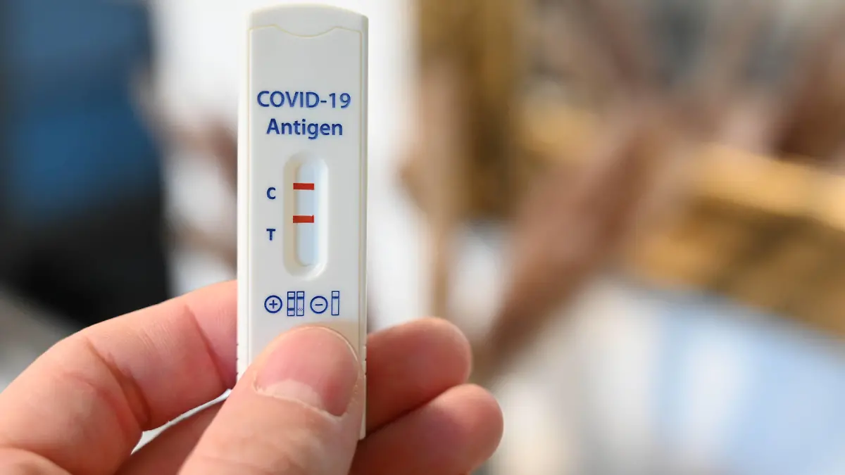 Stock- und Symbolbilder I 22.02.2022 Thema: Coronatest, Corona-Test, Corona Test, Antigen-Test. Hamburg Neugraben Hamburg Deutschland *** Stock and Icon Images I 22 02 2022 Topic Coronatest, Corona Test, Corona Test, Antigen Test Hamburg Neugraben Hamburg Germany Copyright: xLobeca/FelixxSchlikisx