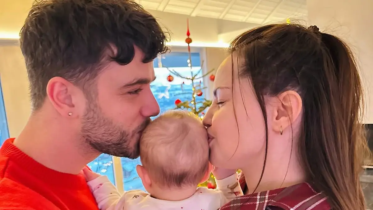 Luca und Christina Hänni mit ihrem Baby