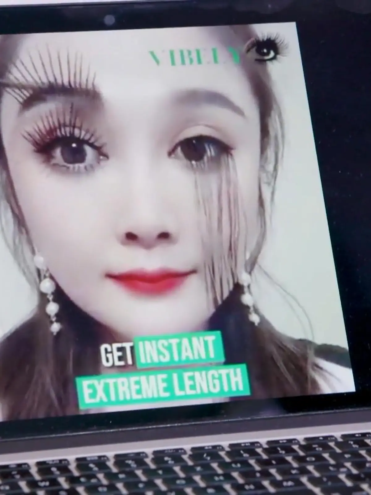 Im Nu lange, volle Wimpern oder sich die Beinbehaarung einfach wegsprühen? Mit einem Wunderschwamm Tastaturen ganz schnell reinigen und hartnäckigen Schimmel einfach wegwischen? Ja, in Videos auf den verschiedenen Social-Media-Kanälen werden große Probleme mit neuen Produkten einfach und problemlos gelöst. Zwei Protagonisten testen für uns die Wunderprodukte und gucken, was wirklich funktioniert. Die Resultate sehen Sie im Video.