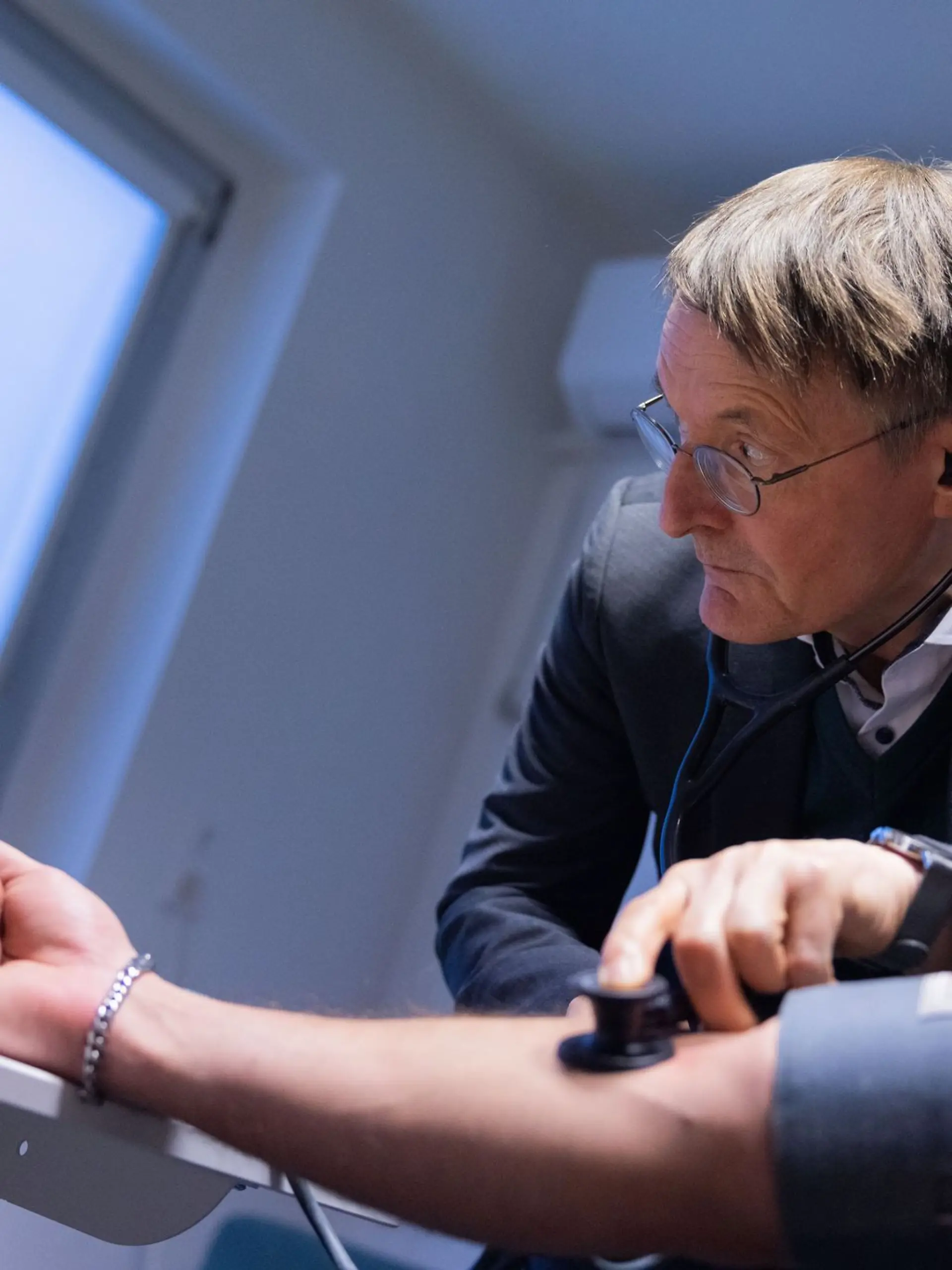 Bild zu: "Nach Kritik an elektronischer Patientenakte – jetzt reagiert Karl Lauterbach"
