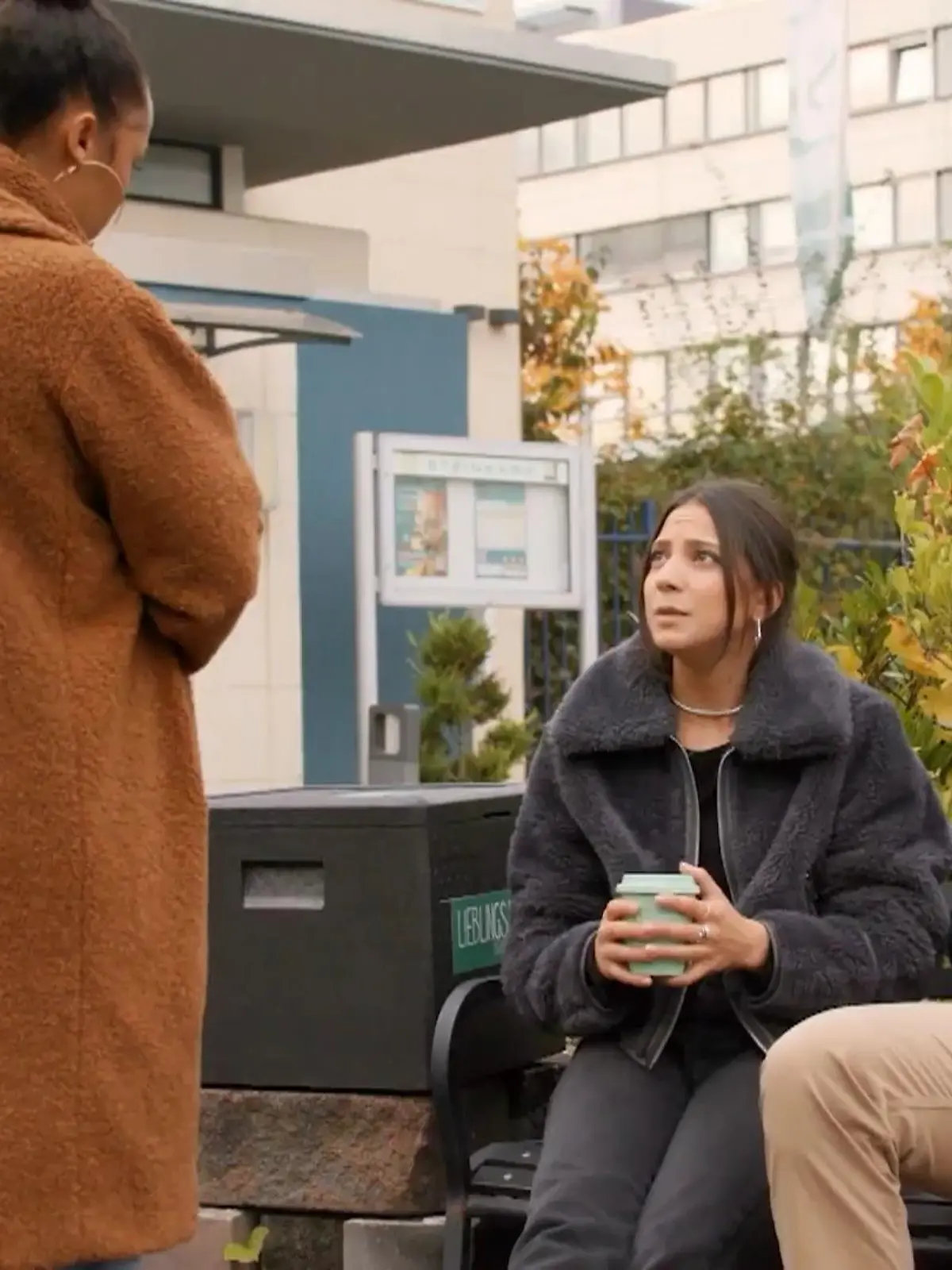 AWZ: Charlie ist entsetzt, als Imani ihr Blut abnehmen will