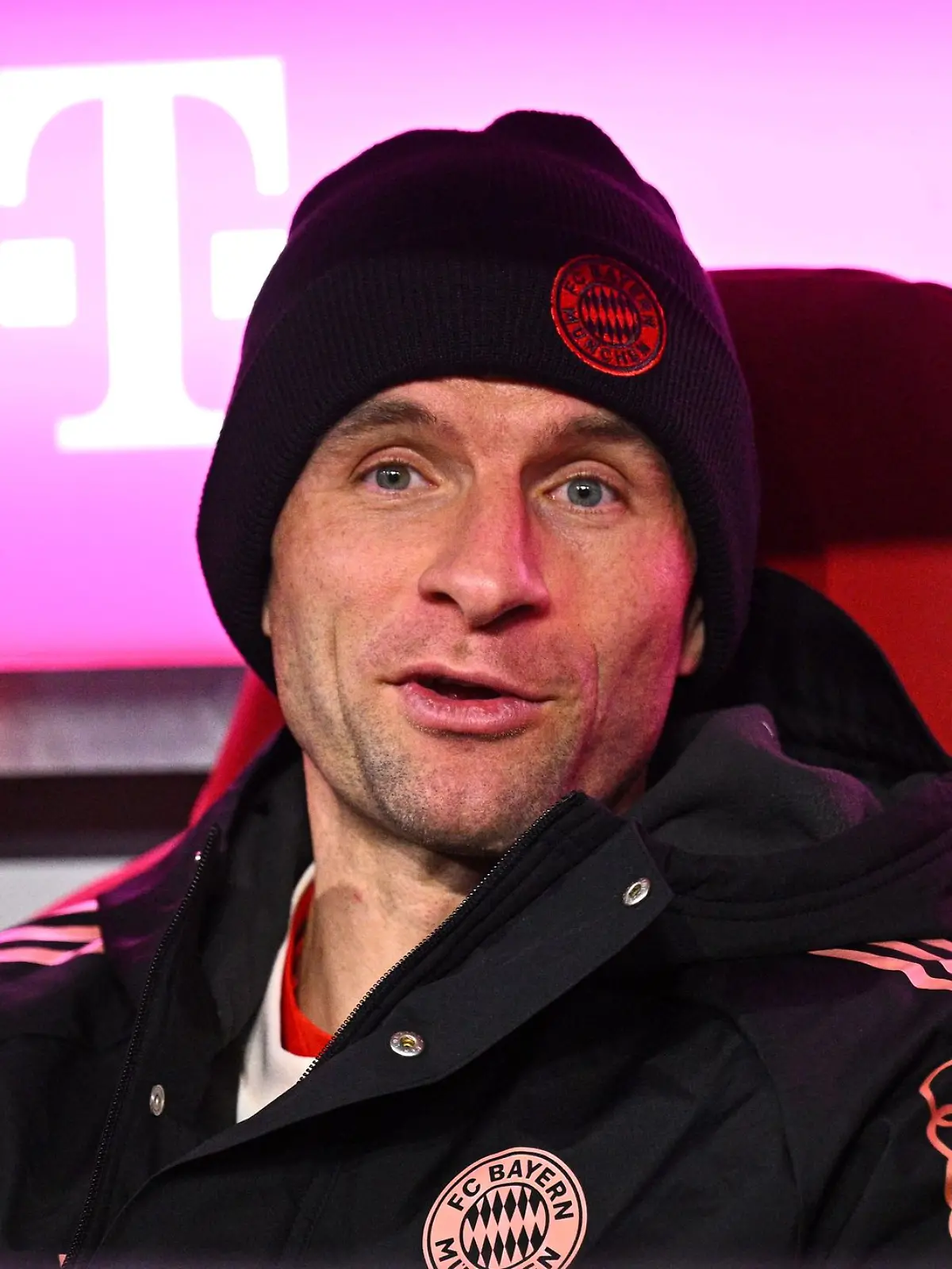 Bild zu: "Thomas Müller überrascht mit neuer Frisur"