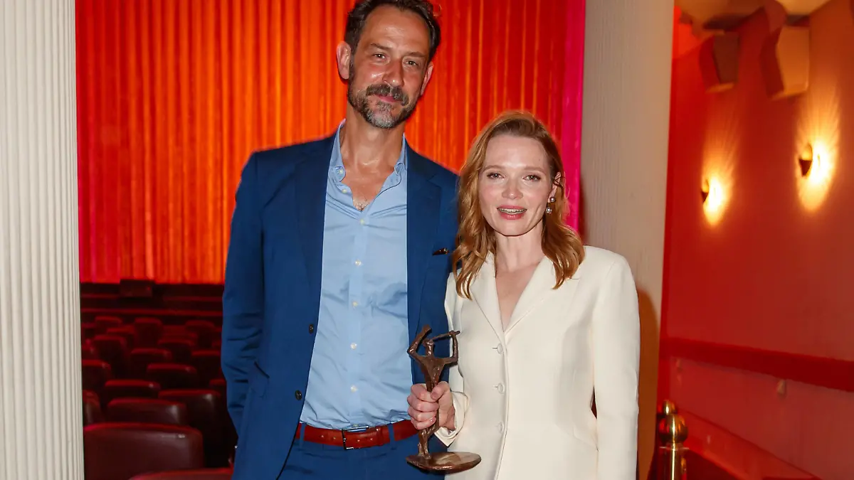 Award - Ernst-Lubitsch-Preis 2023 Karoline Herfurth mit Ehemann Christopher Doll beim Ernst-Lubitsch-Preis 2023 in der Astor Film Lounge am 14.06.2023 in Berlin. *** Award Ernst Lubitsch Preis 2023 Karoline Herfurth with husband Christopher Doll at the Ernst Lubitsch Preis 2023 in the Astor Film Lounge on 14 06 2023 in Berlin Copyright: xEventpressxKochanx