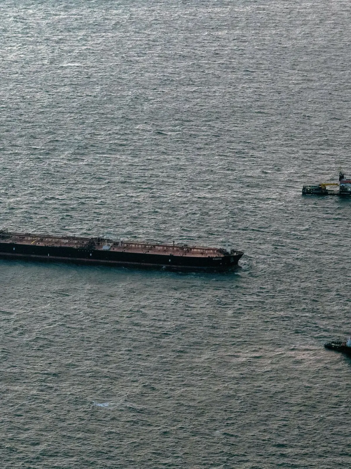 Bild zu: "Flugzeuge überwachen Putins Schrott-Tanker"