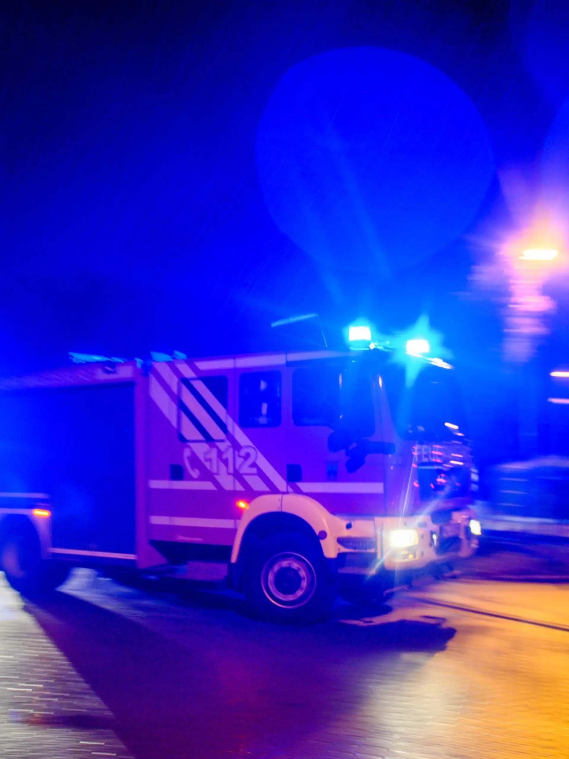 Bild zu: "Frau (†74) stirbt in Feuer-Inferno in Kölner Wohnung "