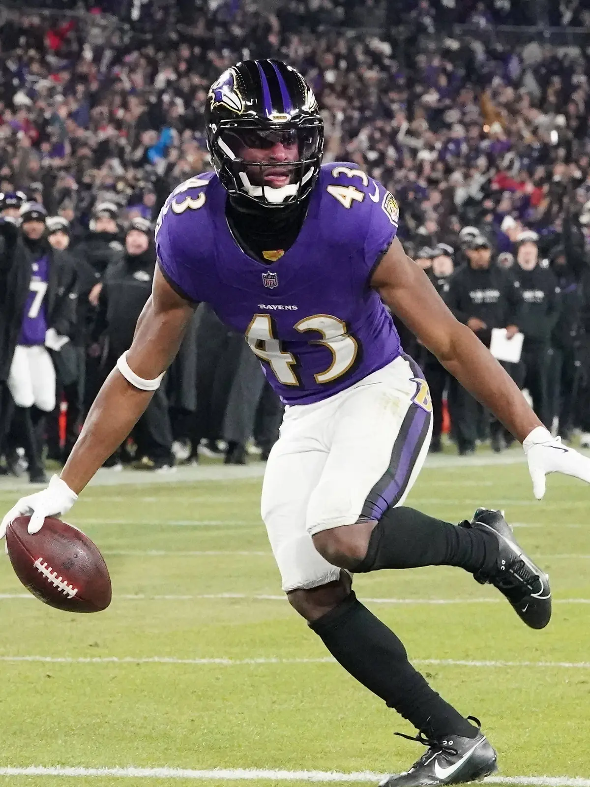 Bild zu: "Lamar Jackson vermöbelt die Steelers - Ravens saustark!"