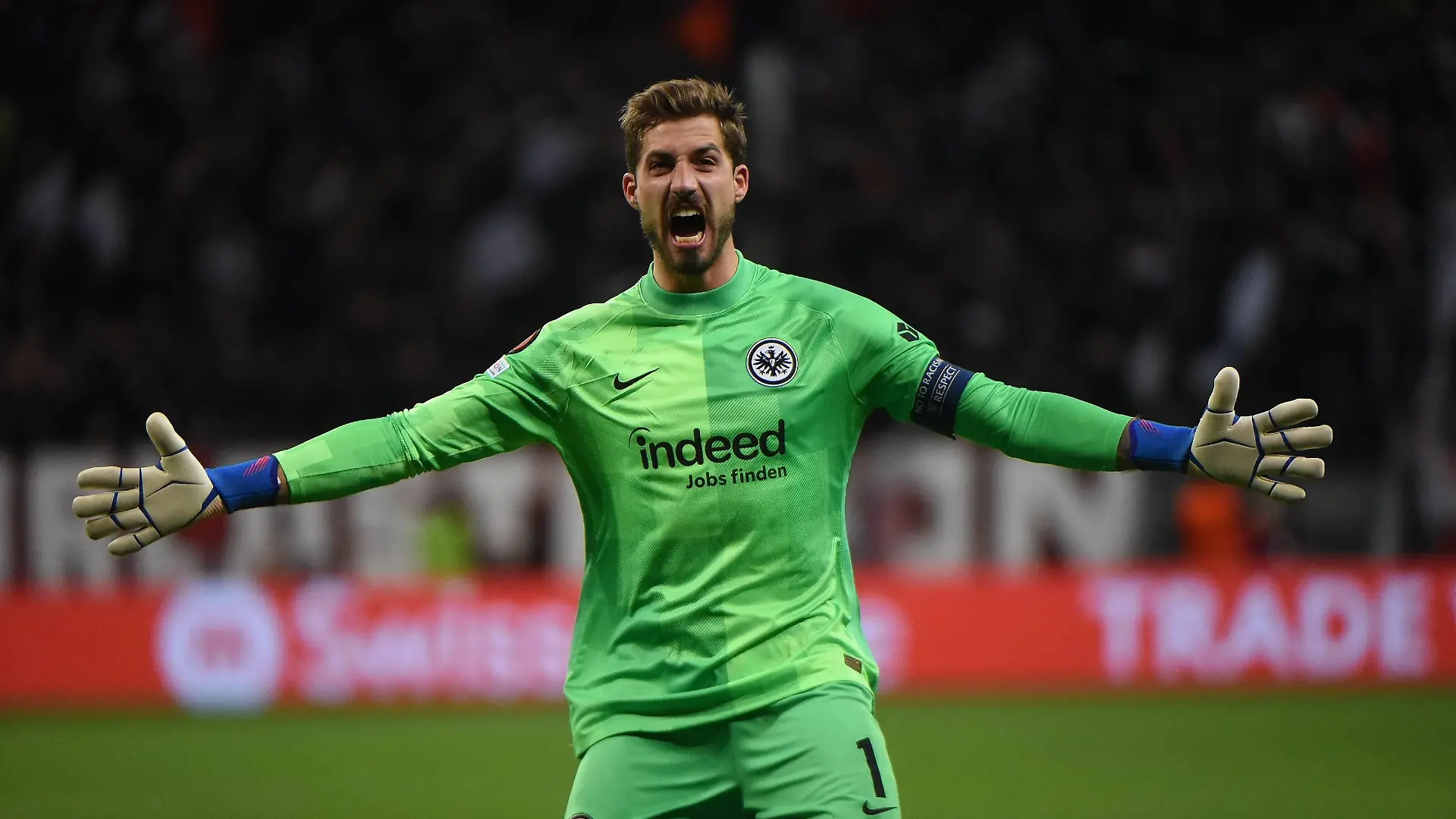 Sport Themen der Woche KW14 Sport Bilder des Tages 07.04.2022 Frankfurt am Main, Deutsche Bank Park Fussball, UEFA Europa League Viertelfinale Eintracht Frankfurt - FC Barcelona, Barca Ansgar Knauff 36, Eintracht Frankfurt erzielt das Tor zum 1:0 und Torwart Kevin Trapp 1, Eintracht Frankfurt jubelt emspor, DFL regulations prohibit any use of photographs as image sequences and/or quasi-video *** 07 04 2022 Frankfurt am Main, Deutsche Bank Park football, UEFA Europa League quarterfinals Eintracht Frankfurt FC Barcelona Ansgar Knauff 36, Eintracht Frankfurt scores the goal to 1 0 and goalkeeper Kevin Trapp 1, Eintracht Frankfurt cheers emspor, DFL regulations prohibit any use of photographs as image sequences and or quasi video