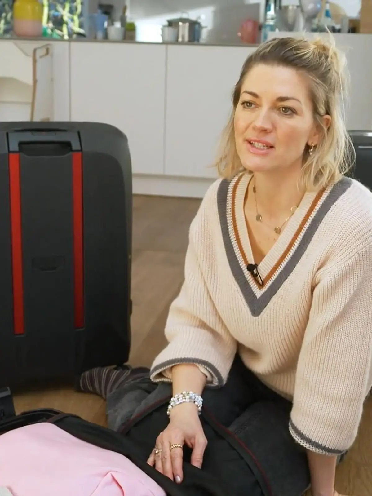Nina Bott packt für ihren Flug nach Australien nicht nur einen Koffer. 