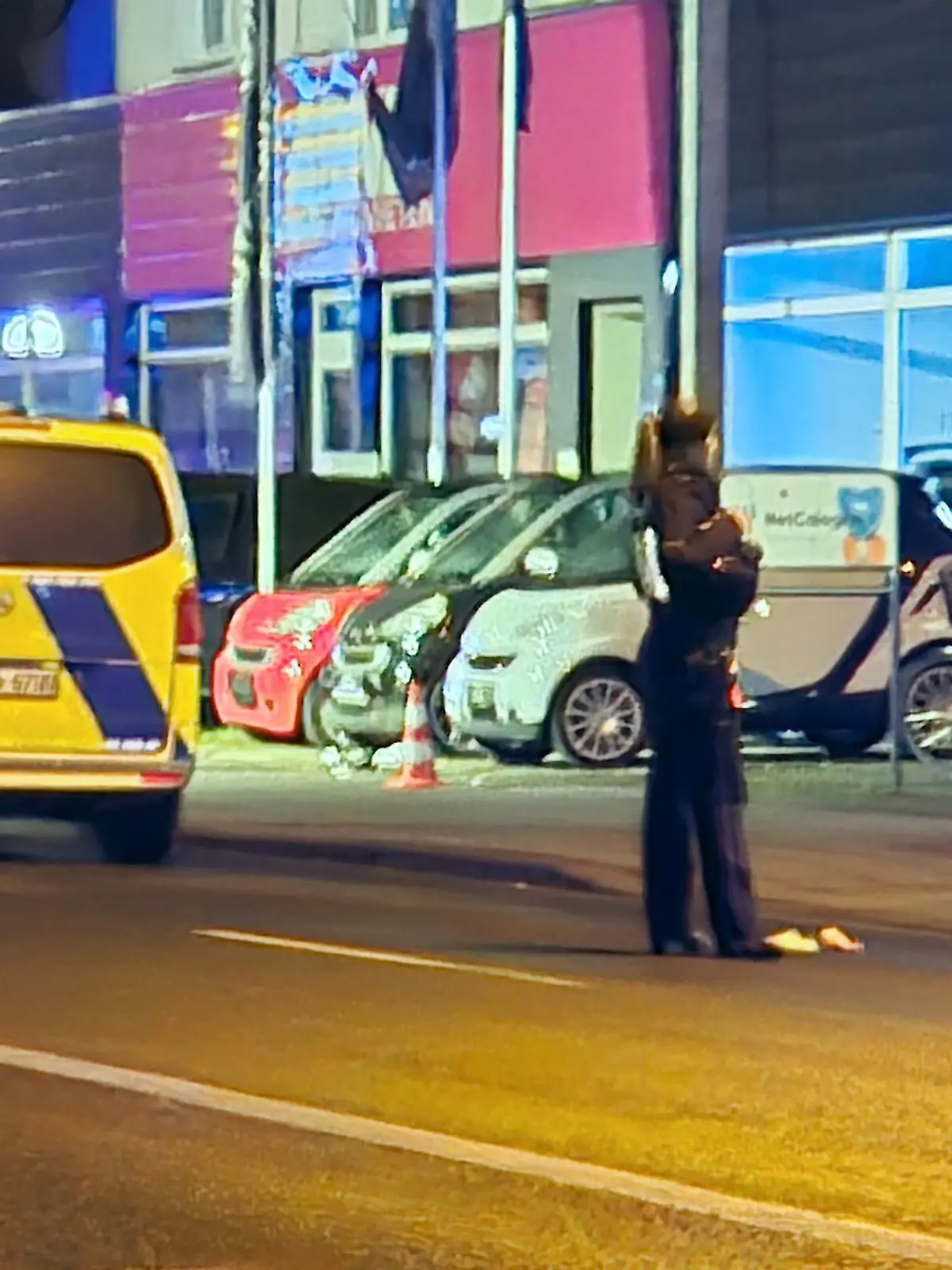 Bild zu: "Auf offener Straße fallen plötzlich Schüsse – Mann wird schwer verletzt "