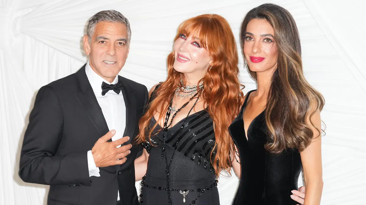 Charlotte Tilbury stylte Amal für ihre Hochzeit mit George Clooney