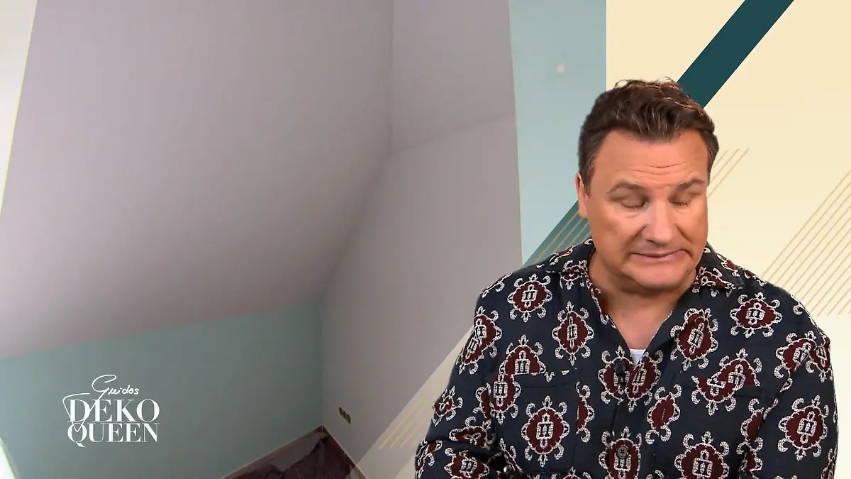 Guido ist schockiert: das Schlafzimmer wird... Eine andere Farbe...