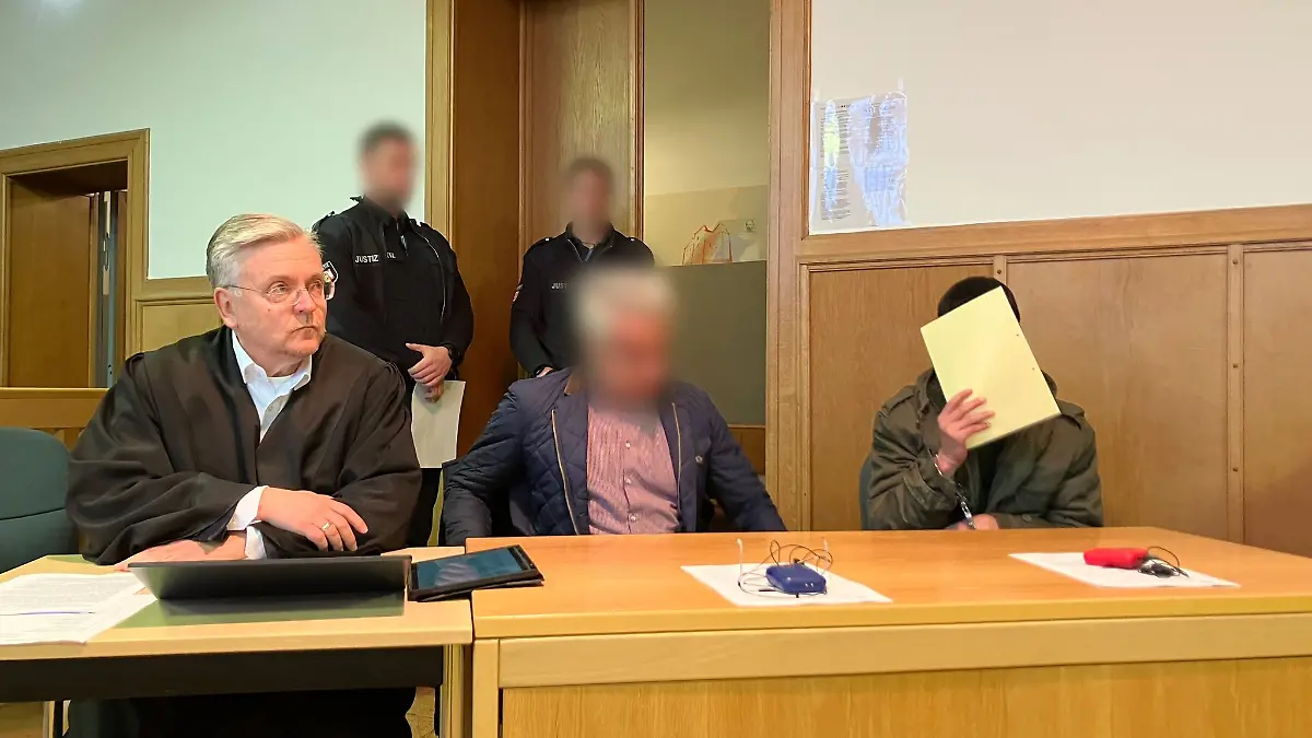 Die Staatsanwaltschaft fordert eine lange Jugendstrafe für den Angeklagten (Archivbild).