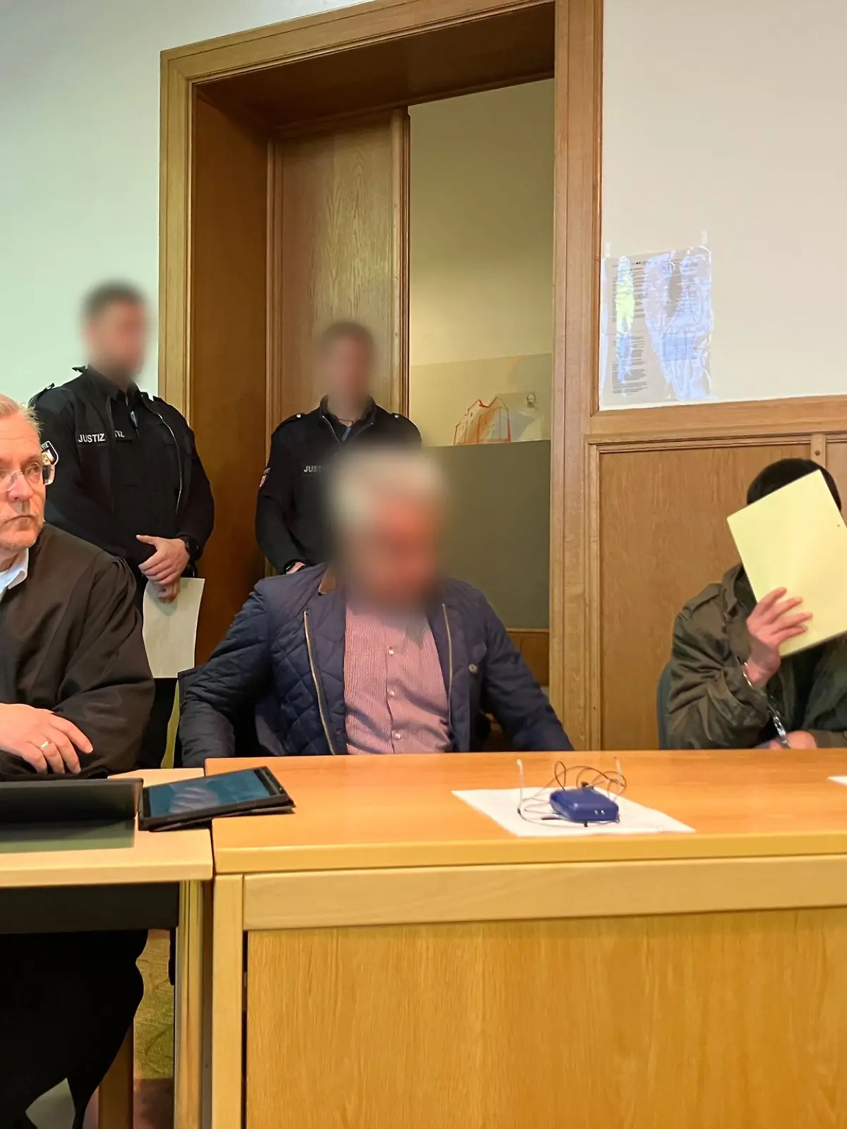 Bild zu: "18-Jähriger tötet Mutter – und versteckt Leiche im Kinderzimmer seiner Geschwister"