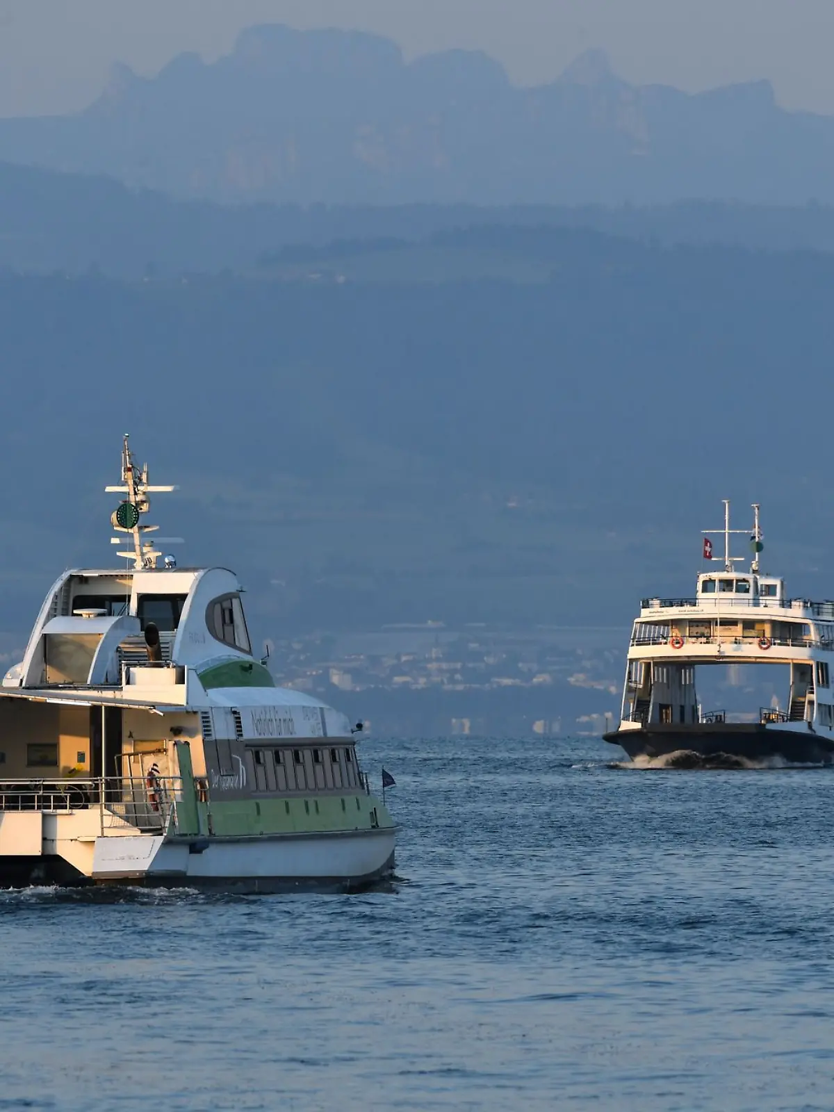 Bild zu: "Menschliche Überreste im Bodensee entdeckt"