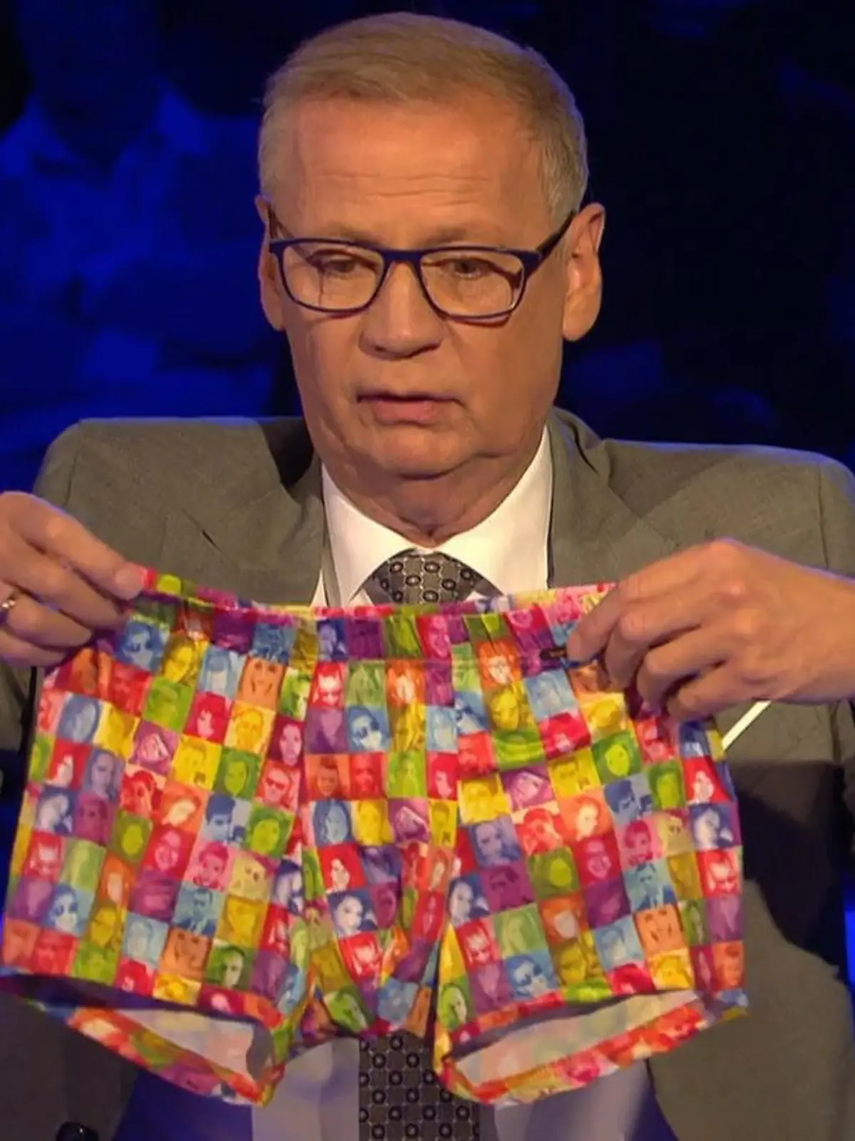 Ob Günther Jauch diese Unterhose annehmen wird?