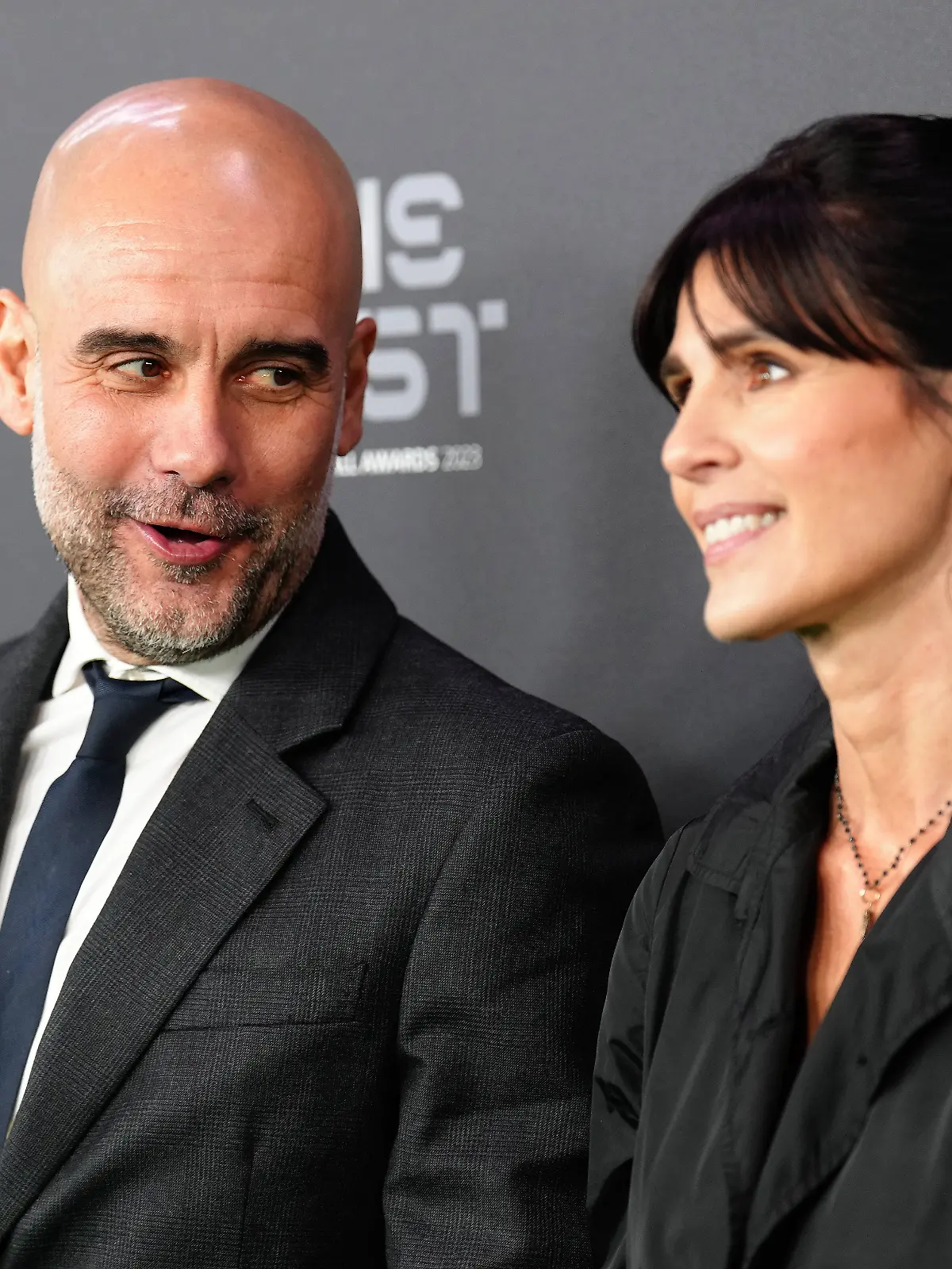 Pep Guardiola und seine Ehefrau Cristina Serra im Jahr 2023 bei The Best FIFA Football Awards in London. 