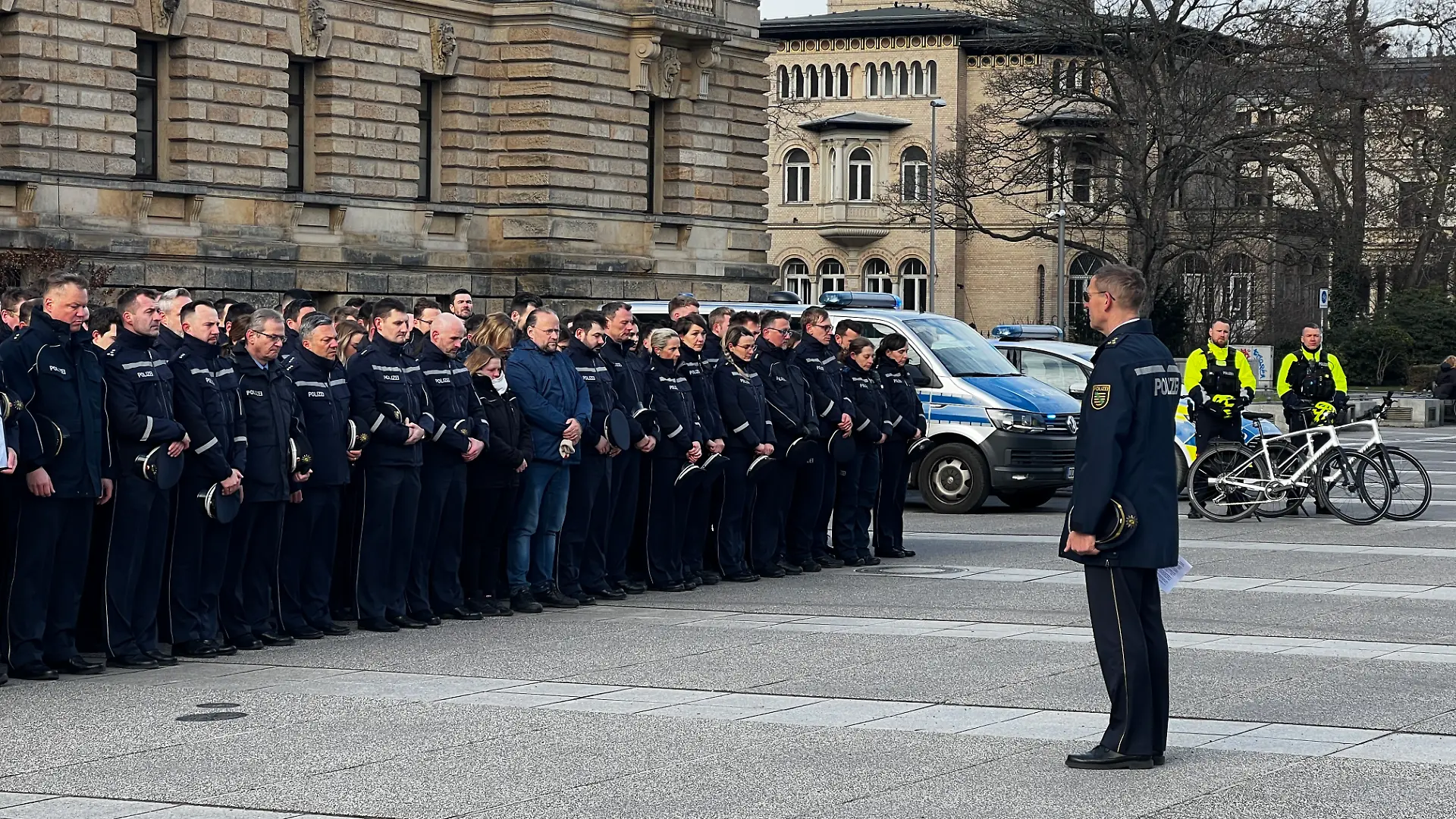 Bundesweit kommen zur Gedenkminute Polizisten zusammen, wie auch hier in Leipzig.