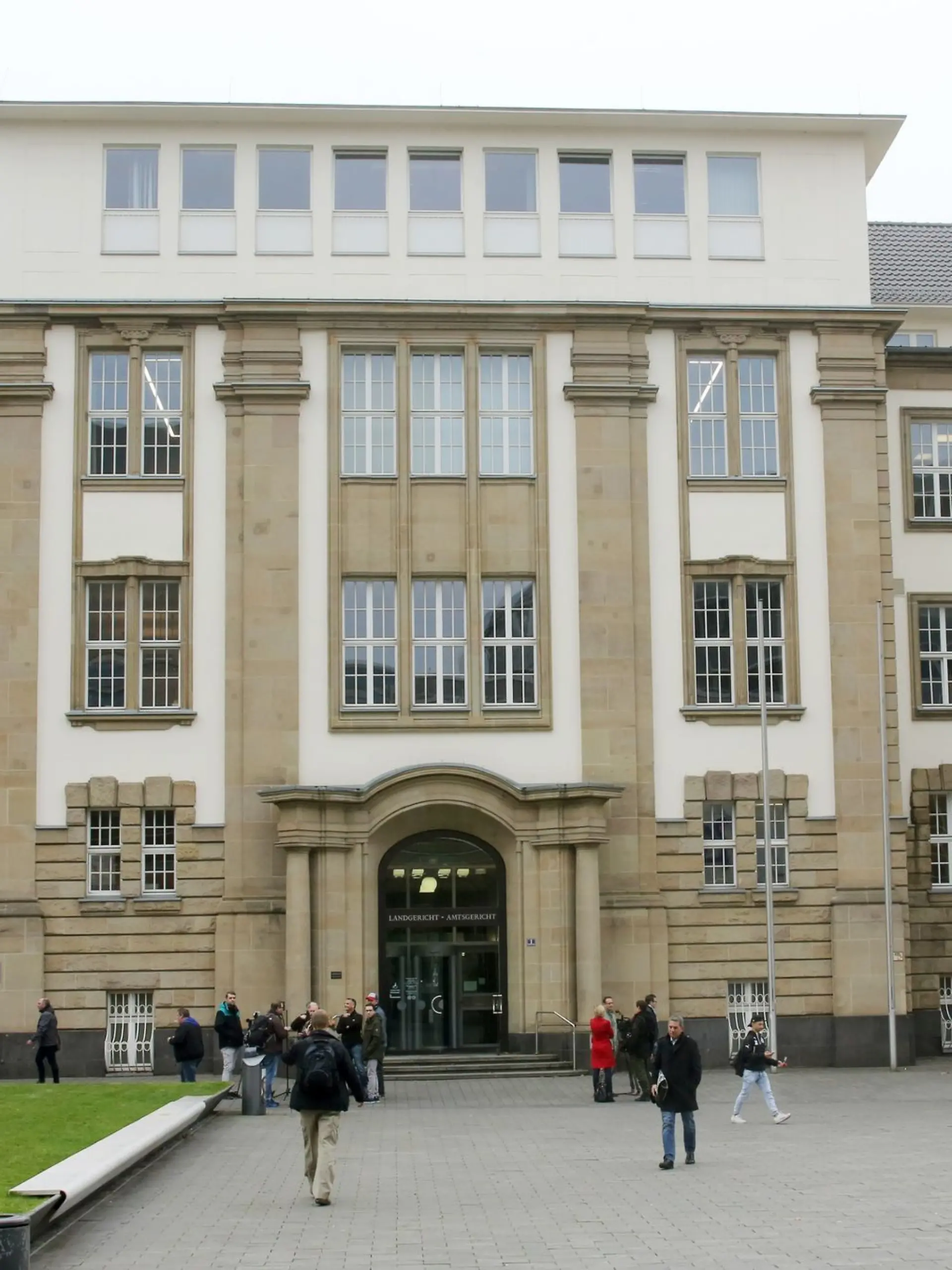 Bild zu: "Mann nach Folter an Minderjährigen verurteilt"