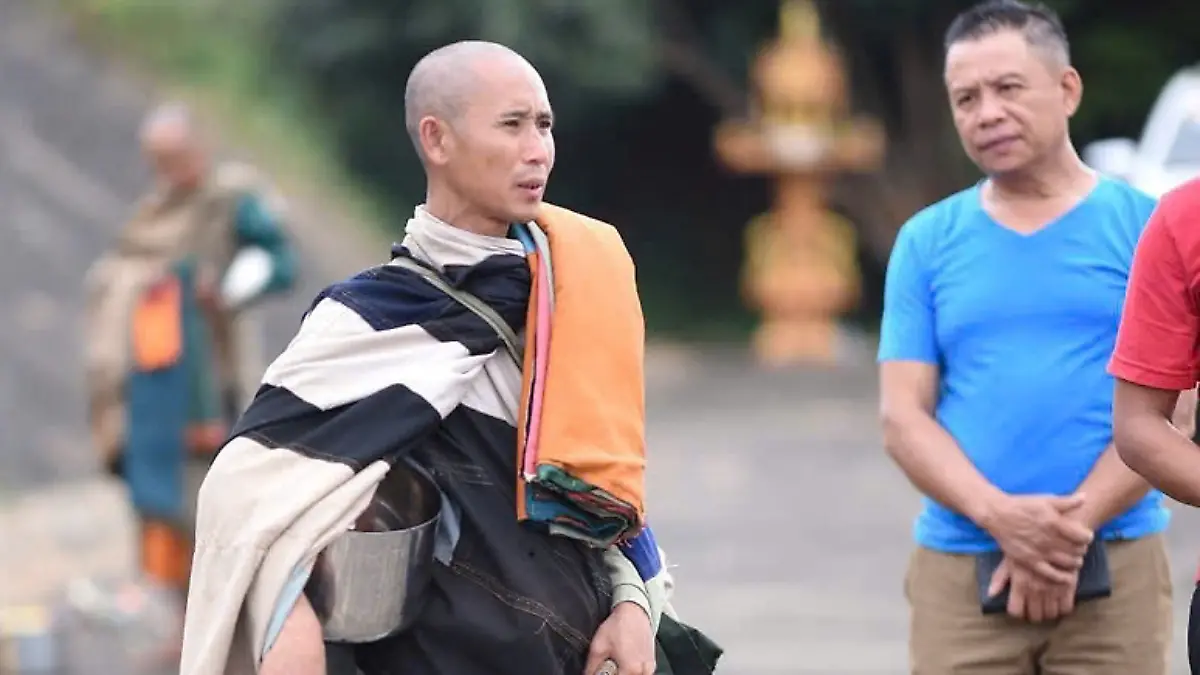 Thich Minh Tue hat seine 2.700 Kilometer lange Pilgerreise im November in seiner Heimat begonnen und mit seinem asketischen Lebensstil schnell die sozialen Netzwerke erobert.
