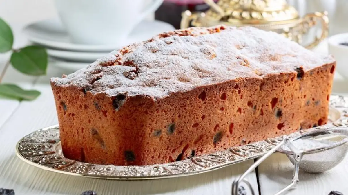 Eine irre Zutat macht diesen Rührkuchen so gut!