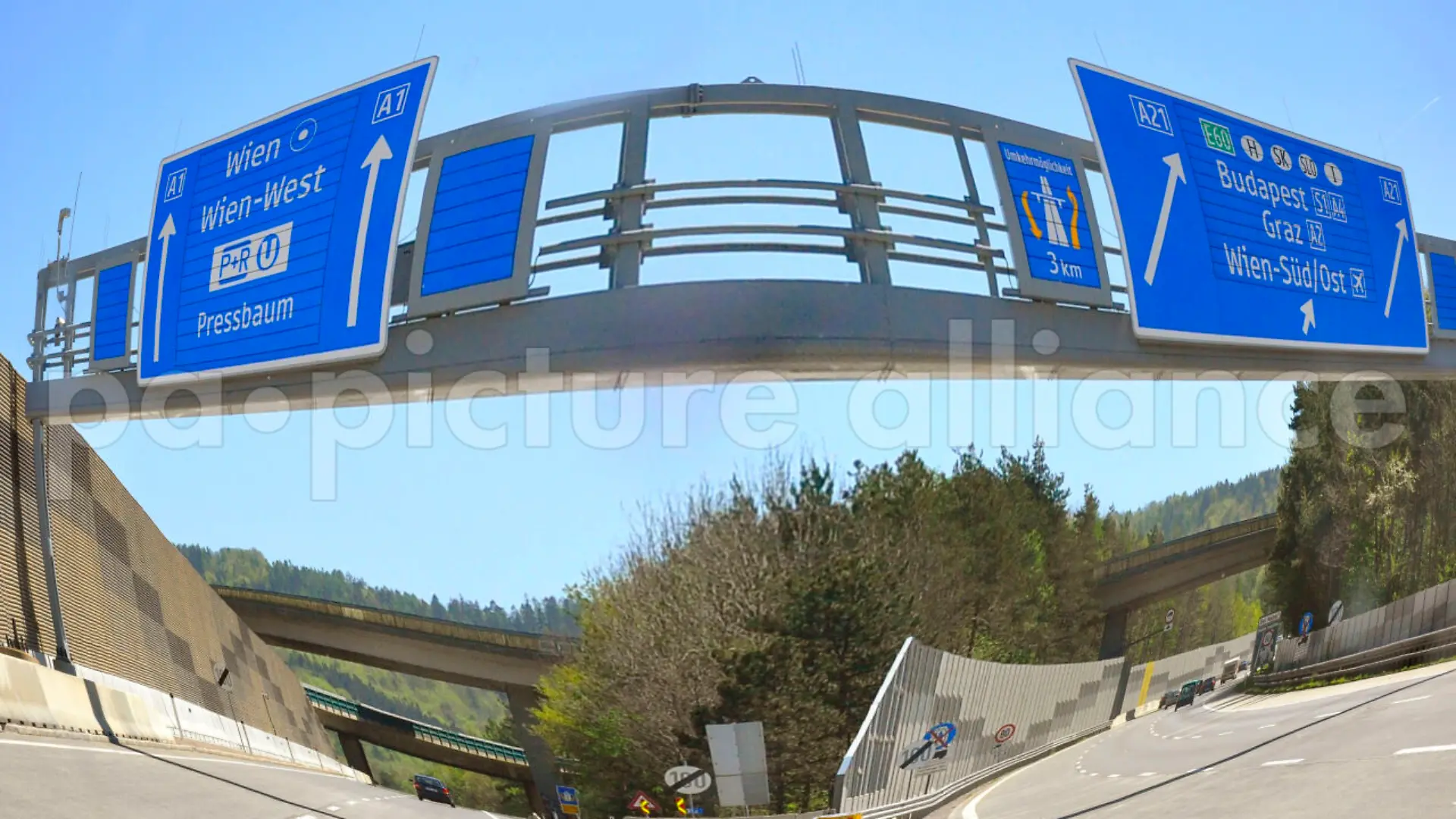Abzweigung zur Westautobahn Richtung Wien (Symbolfoto)