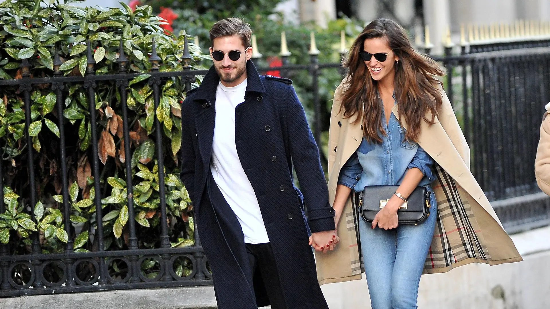 Fußball, Kevin Trapp und Izabel Goulart unterwegs in Paris 205403 Fashion Week PUBLICATIONxINxGERxAUTxONLY Copyright: xPrioli-Smithx/xStarfacex 69757923
Football Kevin Trapp and Izabel Goulart on the road in Paris Fashion Week PUBLICATIONxINxGERxAUTxONLY Copyright xStarfacex