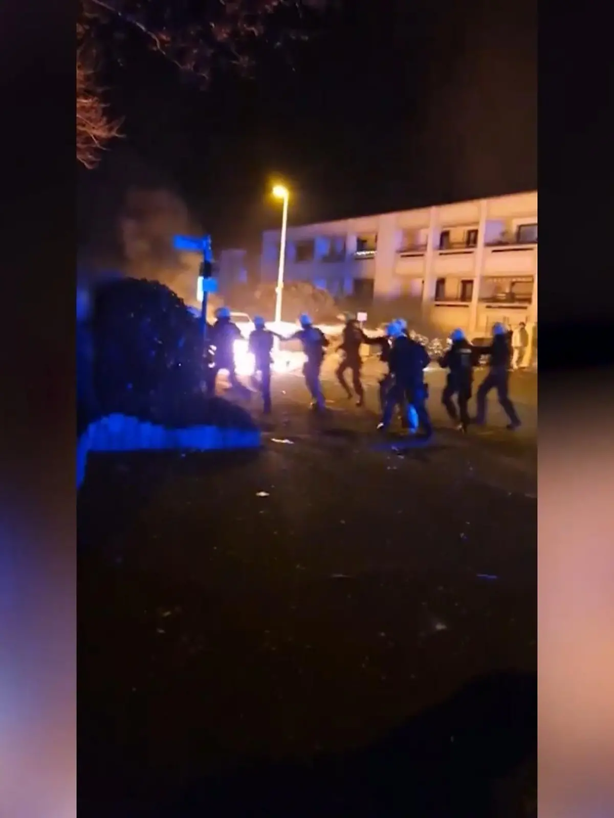 Bild zu: "Polizisten mit Raketen beschossen"