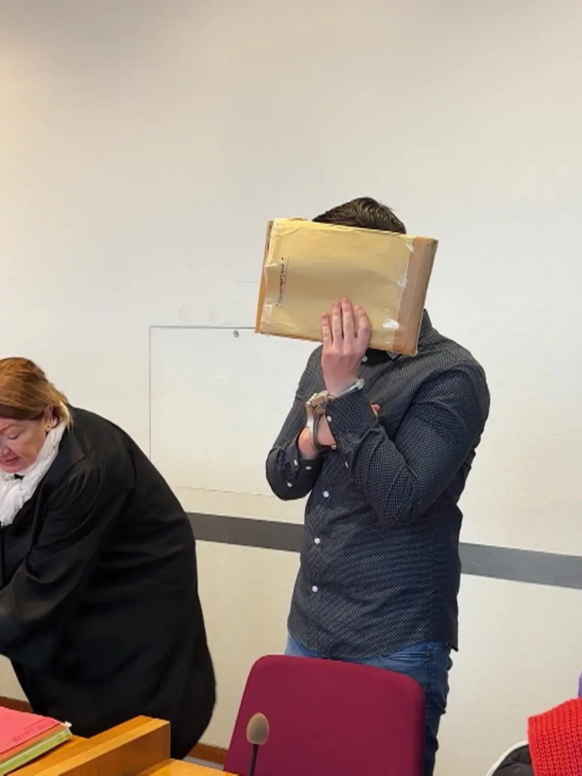 Bild zu: "Kontrollzwang und Gewalt"