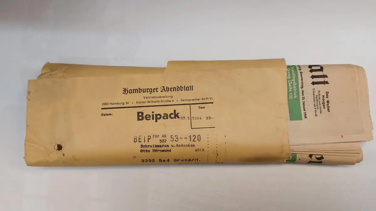 Das Hamburger Abendblatt von 1964 in Original-Banderole.jpg