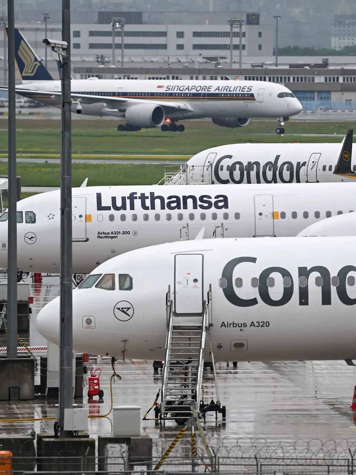 Bild zu: "Was verdient man als Pilot bei Lufthansa, Eurowings & Co.?"