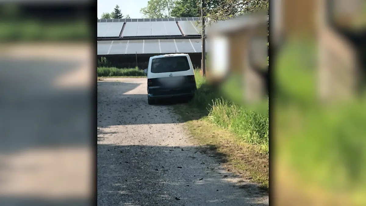 Mit diesem VW-Bus soll der Angeklagte die Mutter angefahren haben.