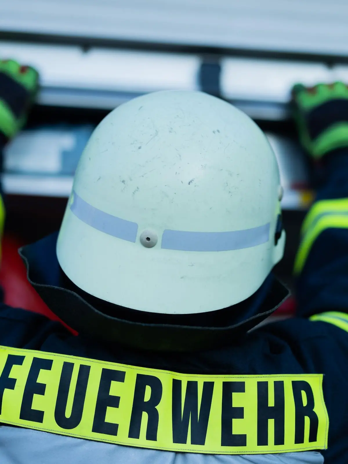 Bild zu: "Fuß in Liege eingeklemmt – Feuerwehr rückt mit Löschfahrzeug an "