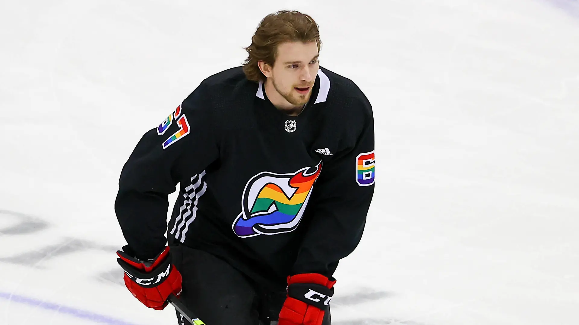 NEWARK, NJ - APRIL 11: New Jersey Devils right wing Marian Studenic 67 enters the ice wearing a Pride Night warm up jersey and skates alone prior to the National Hockey League game between the New Jersey Devils and the Pittsburgh Penguins on April 11, 2021 at the Prudential Center in Newark, NJ. Photo by Rich Graessle/Icon Sportswire NHL, Eishockey Herren, USA APR 11 Penguins at Devils Icon2104117