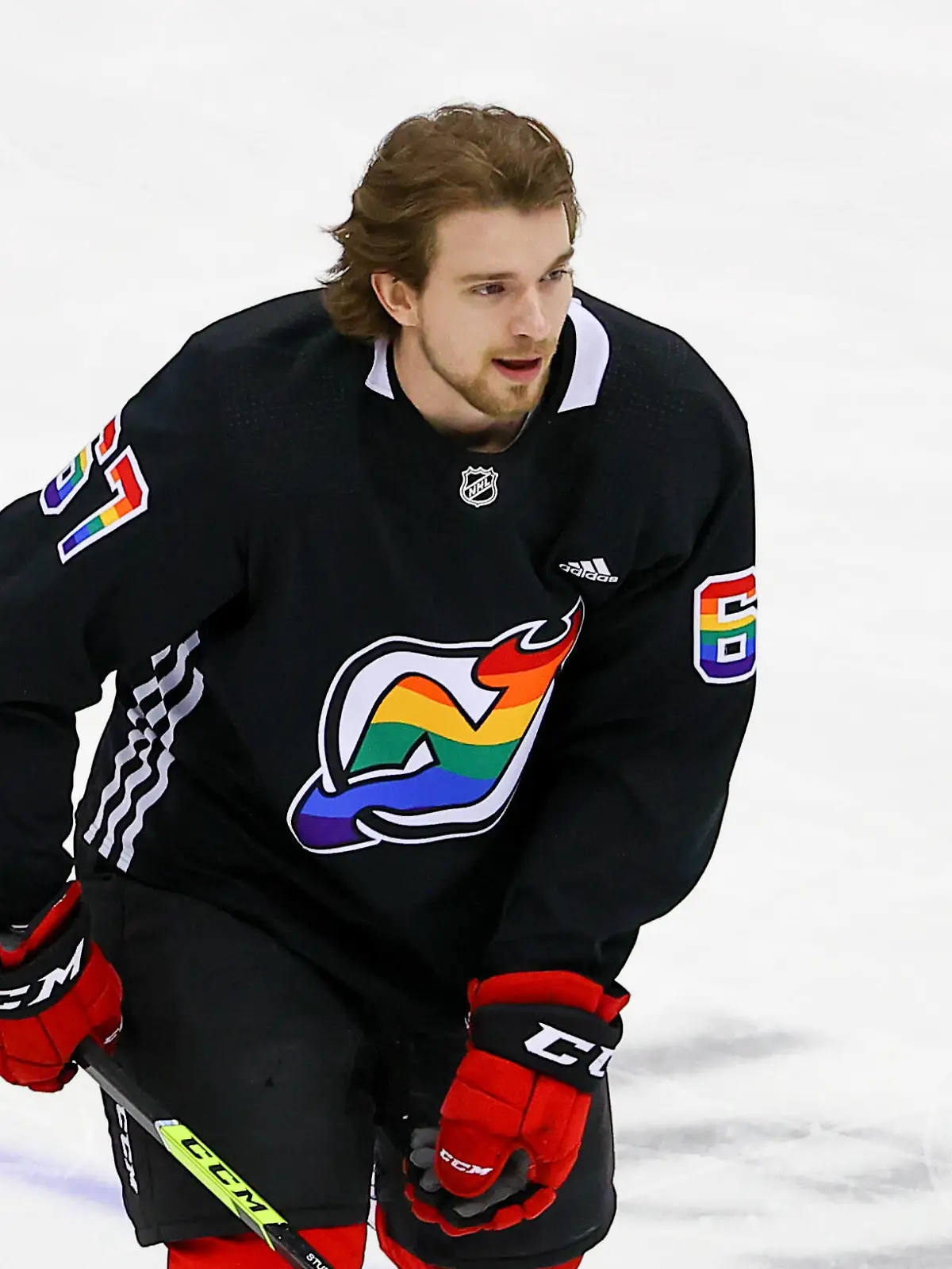 NEWARK, NJ - APRIL 11: New Jersey Devils right wing Marian Studenic 67 enters the ice wearing a Pride Night warm up jersey and skates alone prior to the National Hockey League game between the New Jersey Devils and the Pittsburgh Penguins on April 11, 2021 at the Prudential Center in Newark, NJ. Photo by Rich Graessle/Icon Sportswire NHL, Eishockey Herren, USA APR 11 Penguins at Devils Icon2104117 