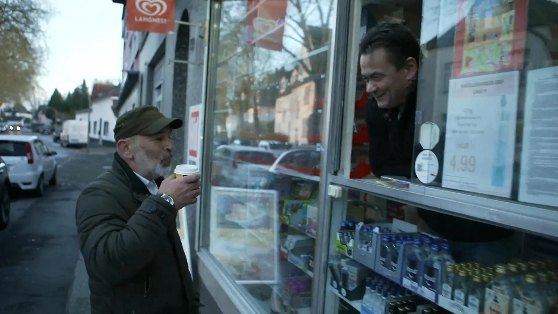 Ercan Albas bei seinem Kumpel Stefan am Kiosk